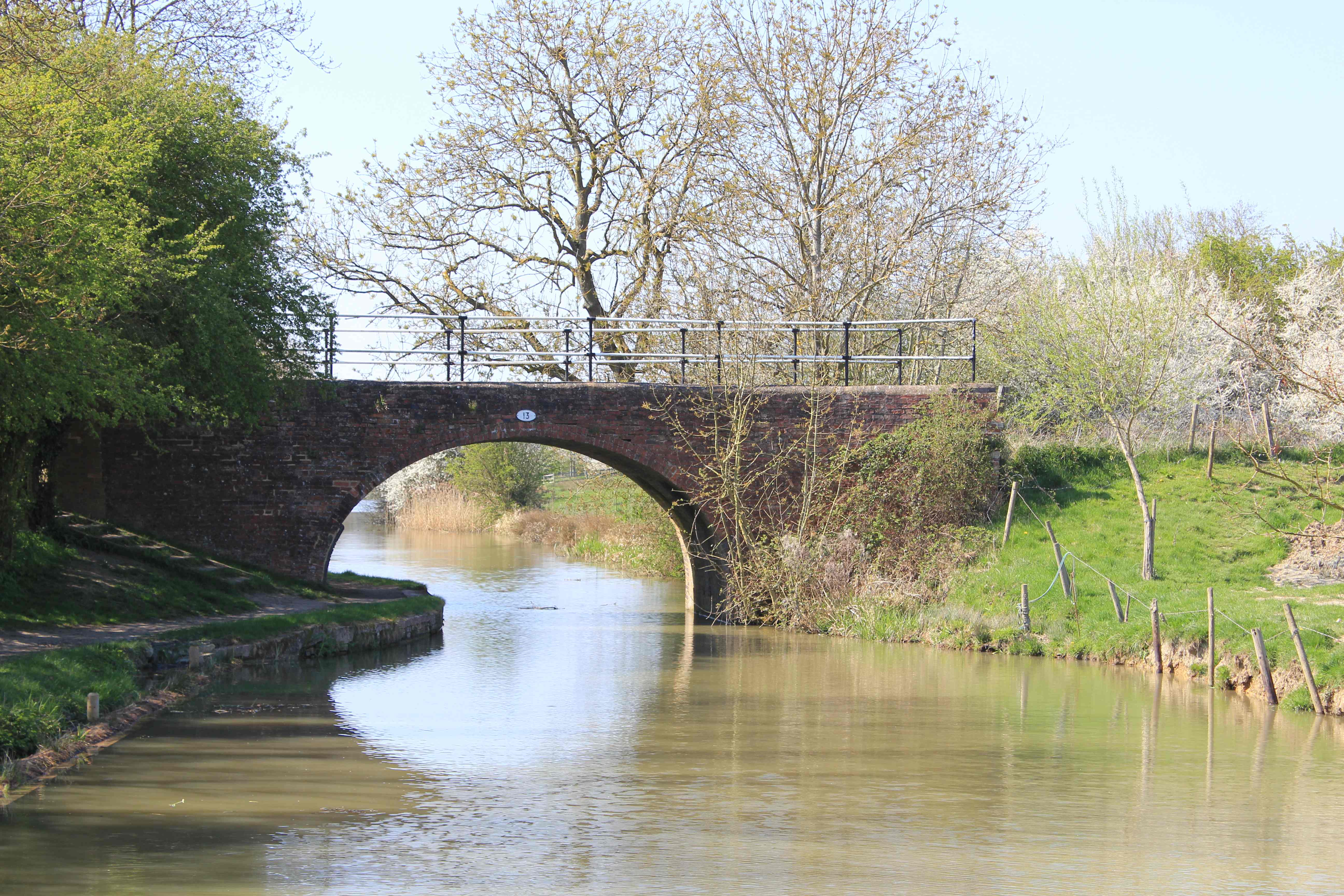 Spring on the Leicester Branch of the Grand union Canal